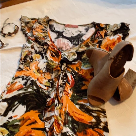 Top - Picture 4 of 5